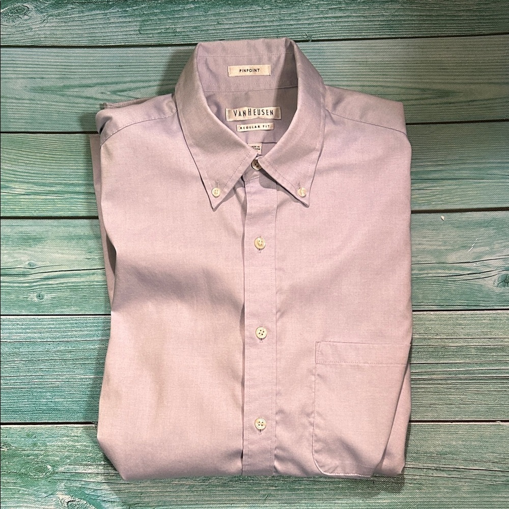 Van Heusen Men's Light Blue Long Sleeve Dress Shirt